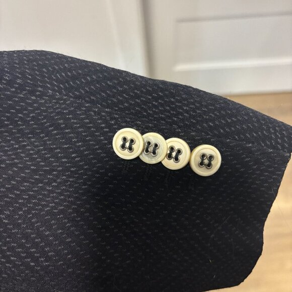 AUTHENTIC - Giorgio Armani Men’s Blazer Made in Italy – Size 50 (US 40) - Picture 4 of 8